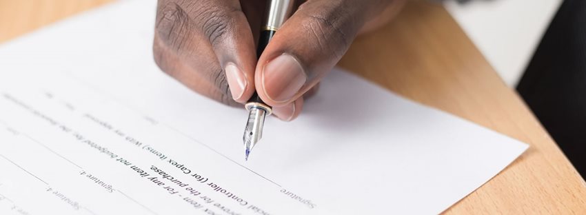 Imagen firma de un documento